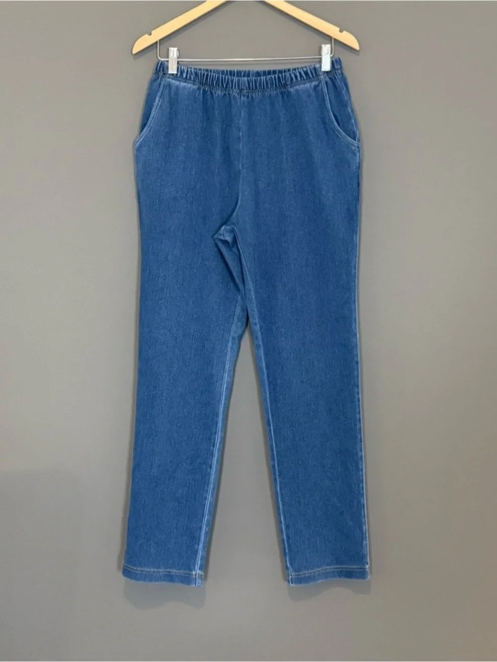 L.L. Bean Straight Leg Blue Denim Elastic Waist Pull-On Jeans Womens M